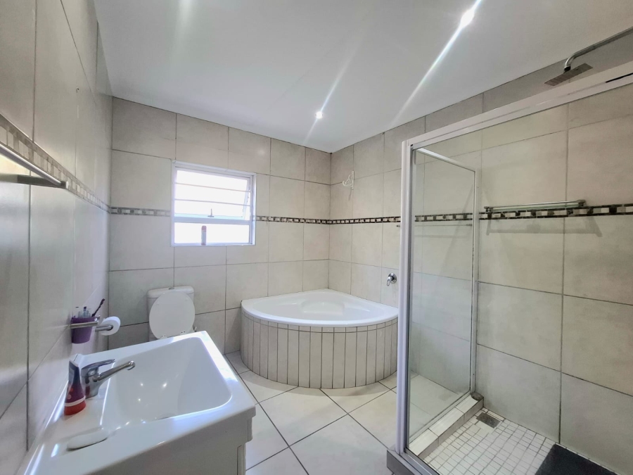 3 Bedroom Property for Sale in Nahoon Valley Park Eastern Cape